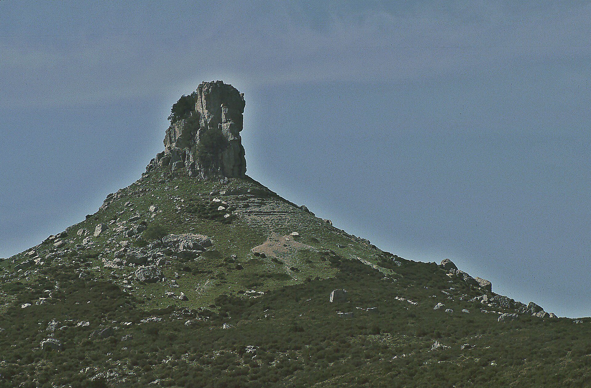 The photograph shows Perda 'e Liana, one of the Tacchi of Ogliastra