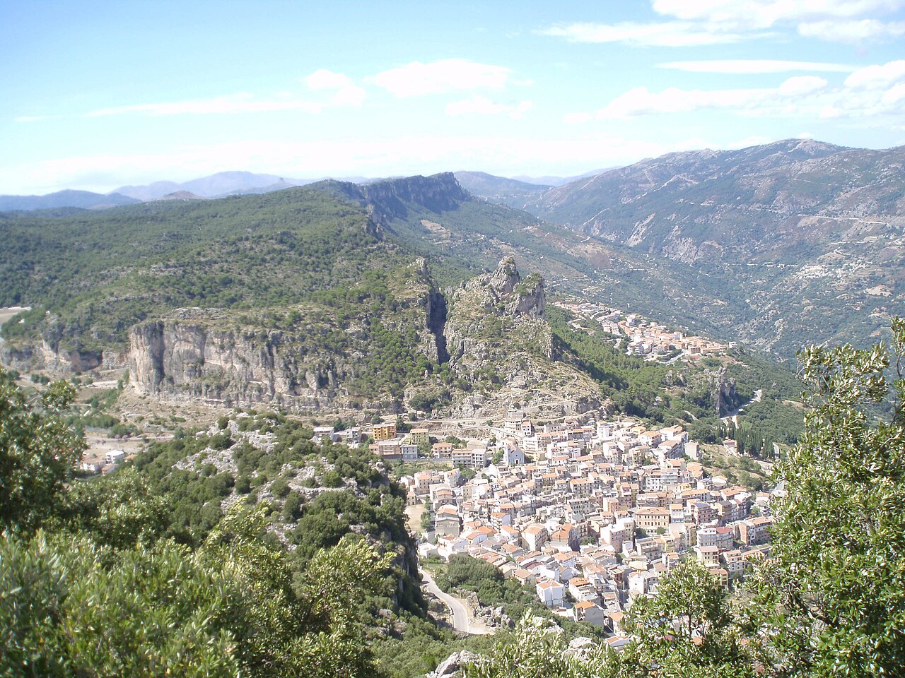 Ulassai visto da Bruncu Matzeu, sul monte Tisiddu